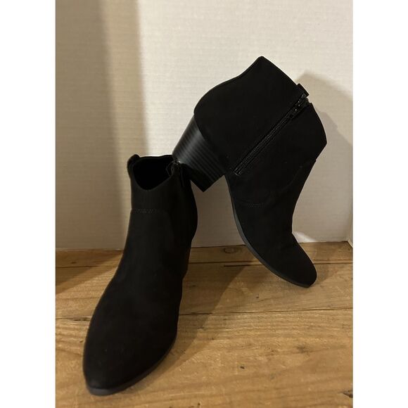 Old Navy Women’s 8M Black Faux Suede Ankle Boots 2 inch Chunky Heel - Picture 1 of 8